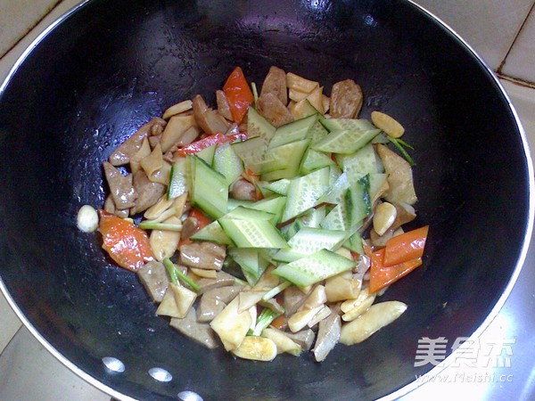 Stir-fried Liver Slices with Seasonal Vegetables recipe