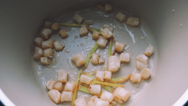 Bamboo Fungus, Winter Melon and Scallop Soup recipe