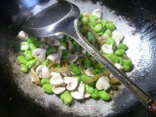 Fried Broad Beans with Mustard and Mushrooms recipe