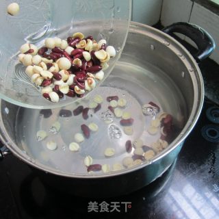 Lotus Seed, Red Dates and Longan Soup recipe