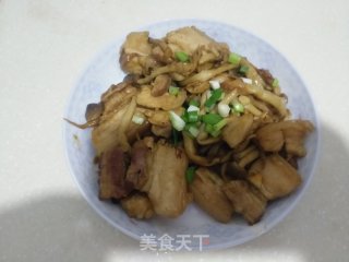 Stir-fried Pork Belly with Crab Mushroom recipe