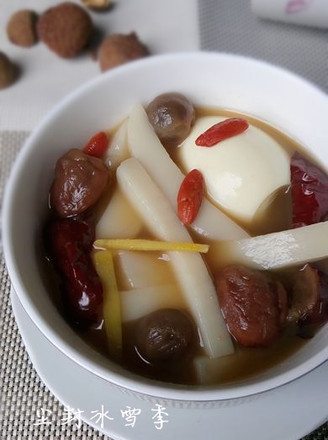 Two Pieces of Cakes Boiled in Ginger Syrup