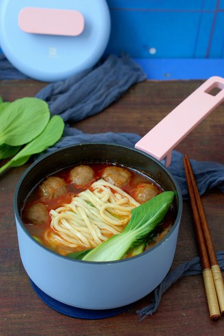 For One Person, Beef Ball Noodles, Delicious and Nutritious