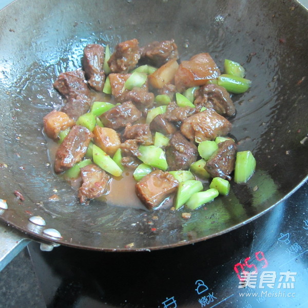 Braised Pork with Lettuce recipe