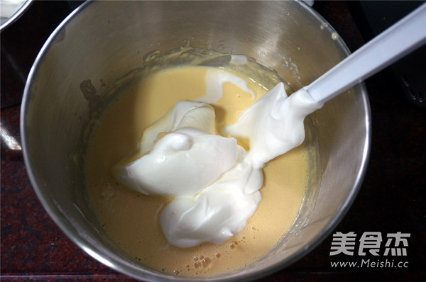 Low-sugar and Oil-free Yogurt Cake recipe