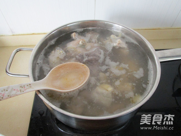 Pork Belly and Bamboo Shoots Stewed Chicken recipe