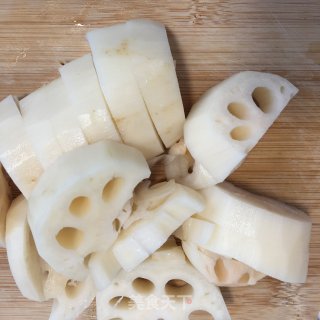 Lotus Root and Red Date Soup recipe