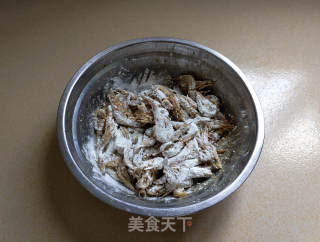 Stir-fried River Prawns with Leek Flowers recipe