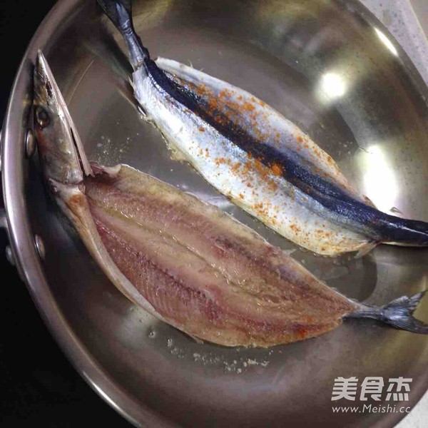 Pan-fried Saury recipe