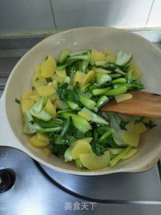 Potatoes Stir-fried Rape recipe