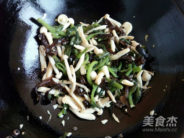 Stir-fried Iced Vegetables with Seafood, Mushrooms and Fungus recipe