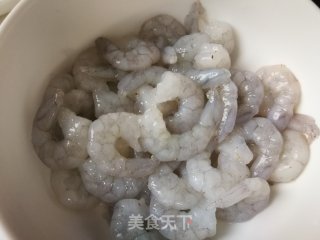 Stir-fried Shrimp with Wrinkled Pepper Fungus recipe