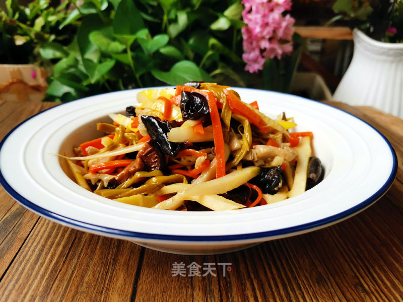 Stir-fried Three Fresh Spring Bamboo Shoots recipe