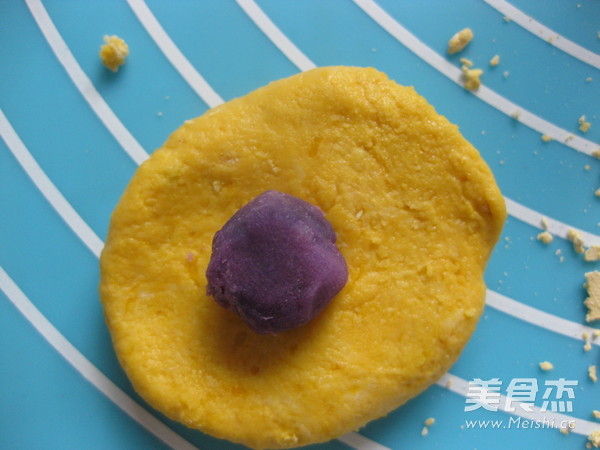 Pumpkin Purple Sweet Potato Round recipe