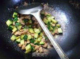 Stir-fried Diced Pork Tenderloin with Sauce recipe