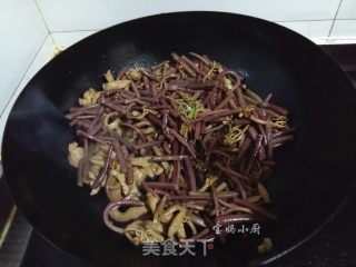 #trust之美# Stir-fried Bracken with Shredded Pork recipe