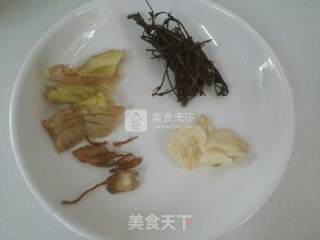 Braised Chicken Feet with Belling Grass recipe