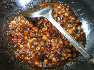 Minced Meat, Peanuts and Shiitake Mushroom Sauce recipe