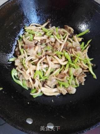 Stir-fried Pork Belly with Fresh Mushrooms recipe