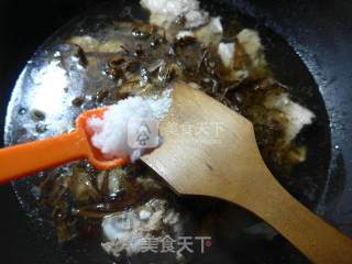 Grilled Keel with Bamboo Shoots and Dried Vegetables recipe