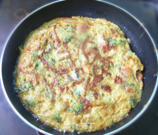 Broccoli Sausage Omelet recipe