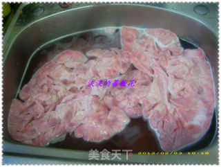 Good News for Cardiopulmonary Patients---radish, Wolfberry, Almond and Pig Lung Soup recipe