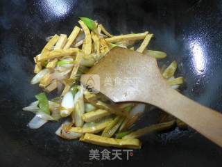 Stir-fried Dried Tofu with Green Onions recipe