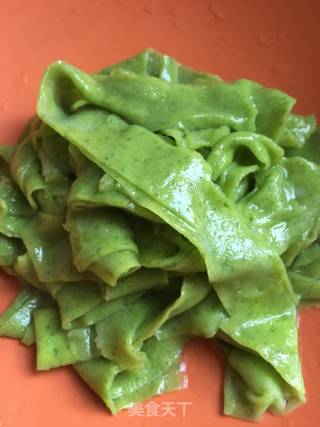 Hand-rolled Spinach Noodles in Red Oil recipe