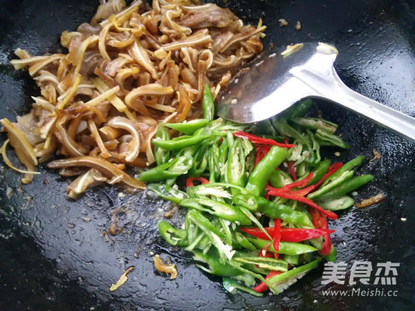 Hot Pepper Pork Ears recipe