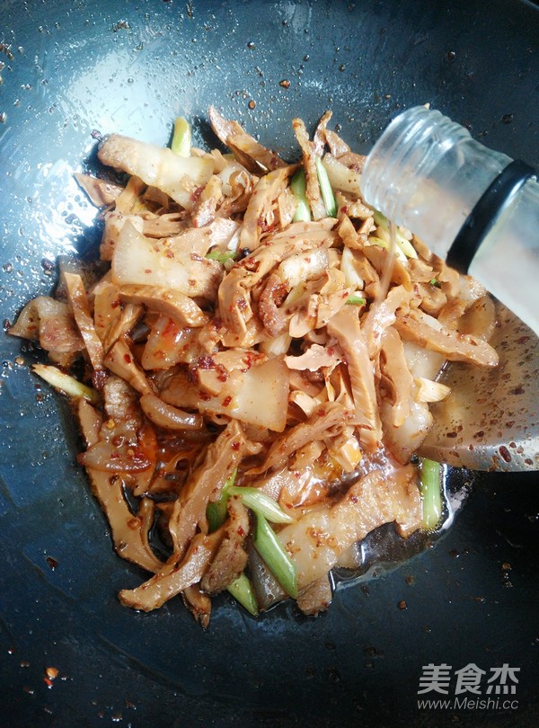 Stir-fried Dried Bamboo Shoots with Twice-cooked Pork recipe