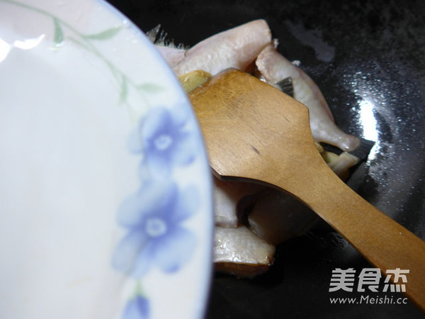 Braised Small Rubber Fish with Shacha Sauce recipe