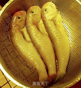 Steamed Horse Head Fish with Golden and Silver Garlic 🐠 recipe