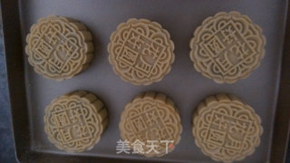 Bean Paste and Lotus Paste Mooncakes recipe