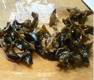 Stir-fried Soybean Sprouts with Black Fungus recipe