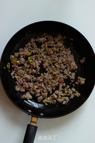 [sauerkraut and Minced Pork with Strips] Northwest Pasta Inheritance in The Kitchen recipe