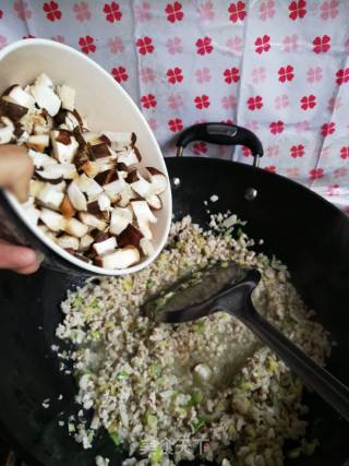 Hand-made Noodles with Fried Noodles recipe