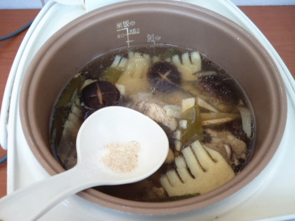 Spring Bamboo Shoots Ribs Soup recipe