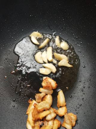 Fried Pork with Vermicelli and Fungus recipe