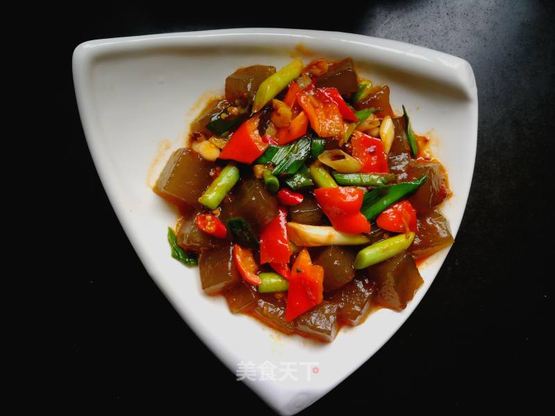Stir-fried Jelly with Garlic Sprouts recipe
