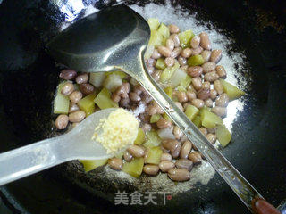 Fried Mustard with Peanuts recipe