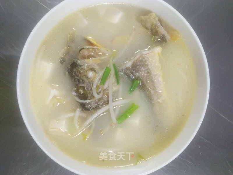 Yellow Croaker Tofu Soup recipe