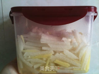 A Must-have for Summer Cold Dishes-pickled Pepper and Shredded Carrot recipe
