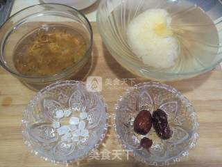 Stewed Tremella with Peach Gum recipe