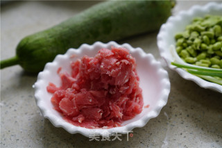Crispy Beef Loofah Edamame recipe