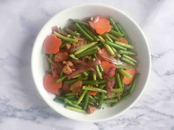 Stir-fried Pork with Garlic Moss recipe