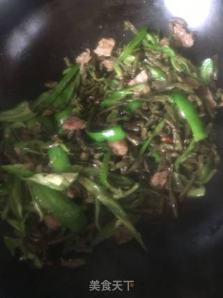 Stir-fried Pork with Green Pepper and Dried Cowpea recipe