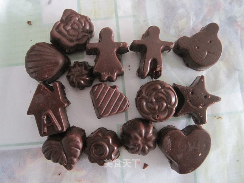 Oven Version of Homemade Biscuits Shredded Raisin Shaped Chocolate recipe