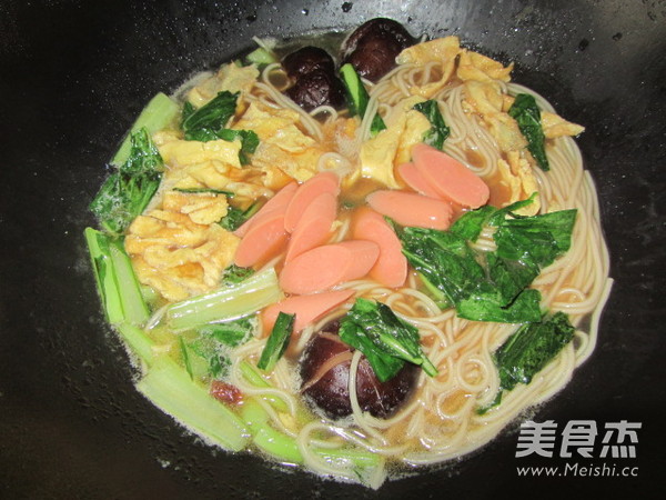 Mushroom and Egg Noodle Soup recipe