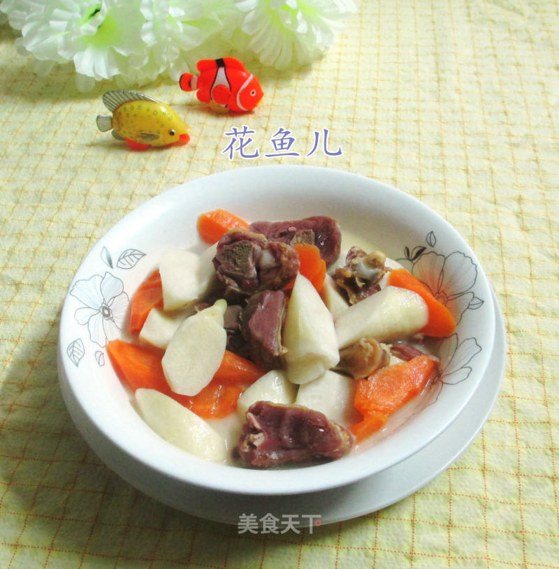 Boiled Duck Legs with Carrots and Zizania