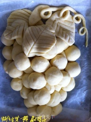 Grape Bunch Bread-i'm So Proud to Fly recipe